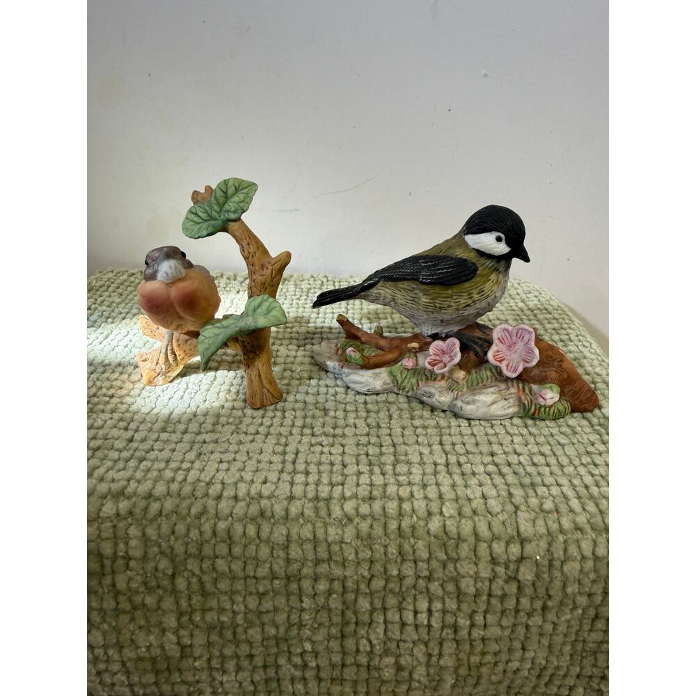 Vintage Russ Chickadee Bird Figurine Nature Song w Small Bird Lot